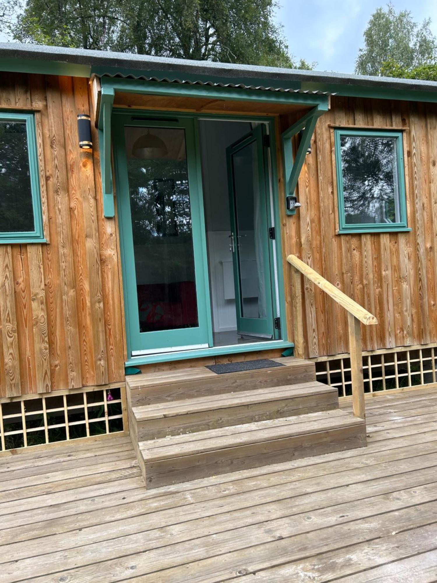 1Lochness Glam Lodges Inverness Buitenkant foto