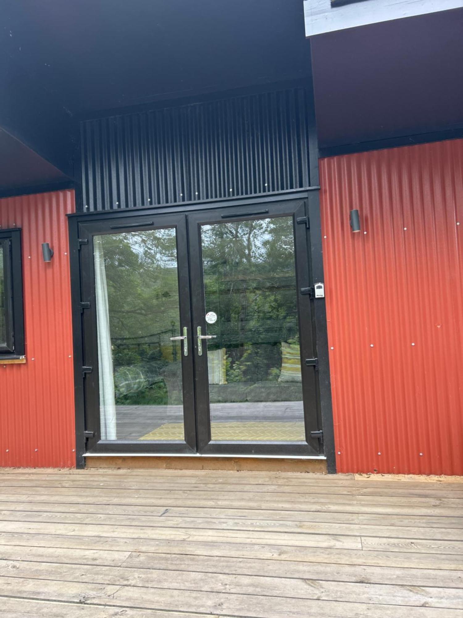 1Lochness Glam Lodges Inverness Buitenkant foto