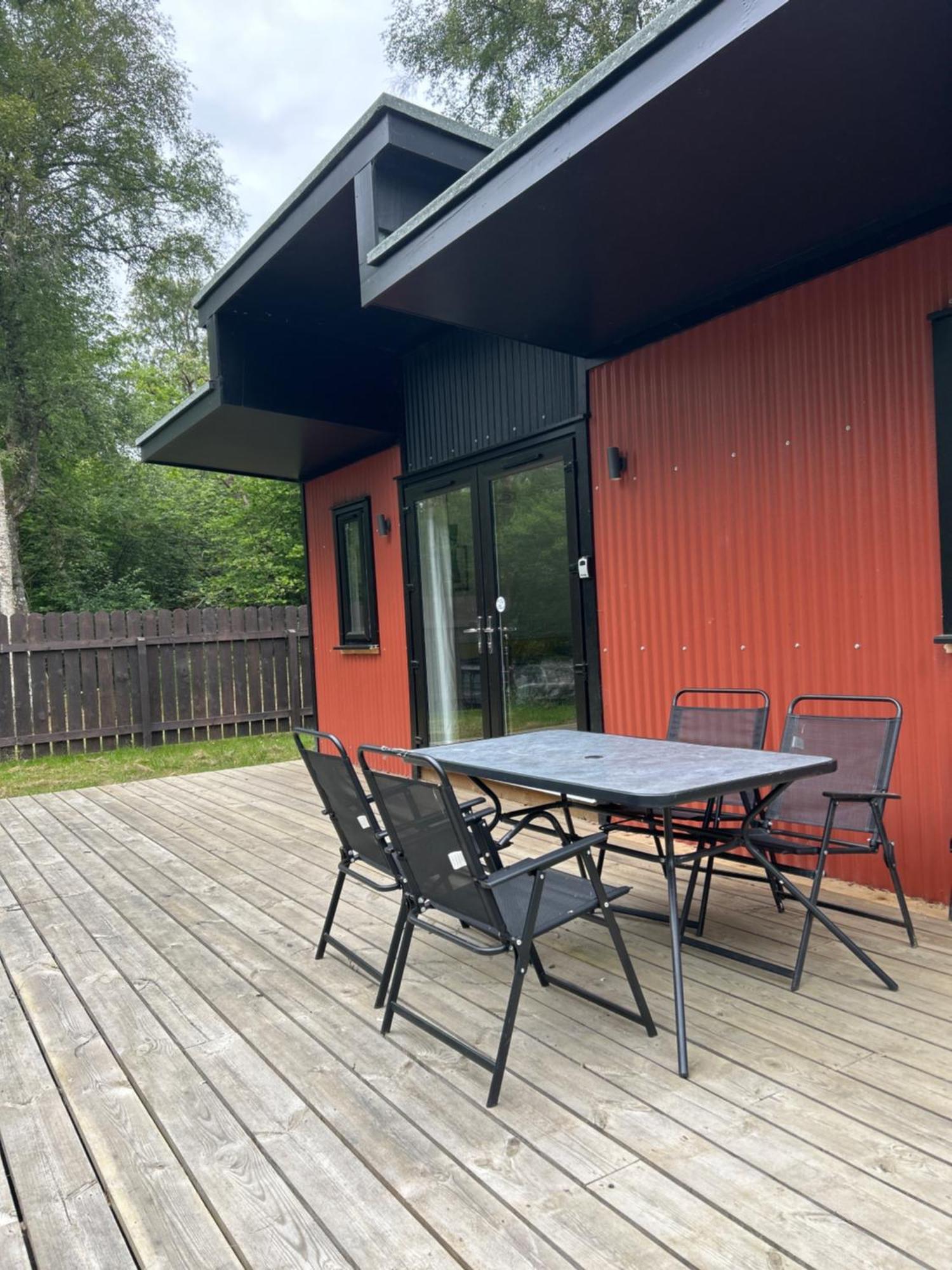 1Lochness Glam Lodges Inverness Buitenkant foto
